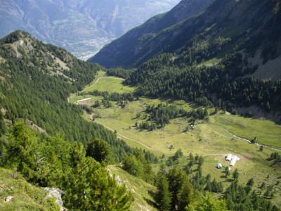 Ecco li dove dobbiamo scendere, avessimo un paracadute si farebbe prima, un diamante di natura meraviglioso.