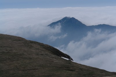 80 - Crinale Antoroto e Galero nella nebbia piÃ¹ da vicino.JPG