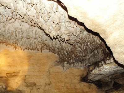 080 - Tetto di stalattiti in Grotta del Morto.JPG