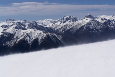 053 - Neve soffiata dal vento e vista su Tempesta Becco Grande e Meja.JPG