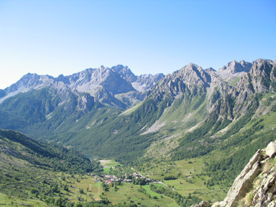 Chiappera e Val Maira salendo sulla Rocca Provenzale

